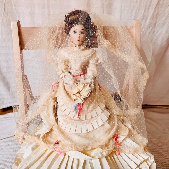 Vintage 80s Franklin Mint Heirloom Victorian Woman Doll Porcelain Bride - Picture 9 of 11
